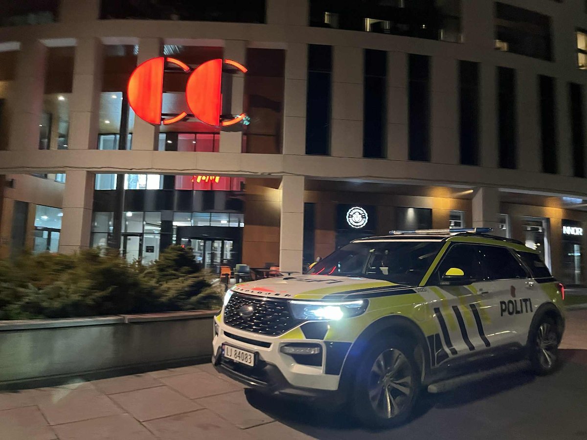 Krim, Politiet | Tenåring skadet med spiss gjenstand i boligområde