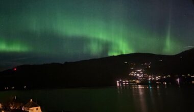 Nyheter, Vær | Nordlys i Bergen: – Akkurat nå er vi heldige