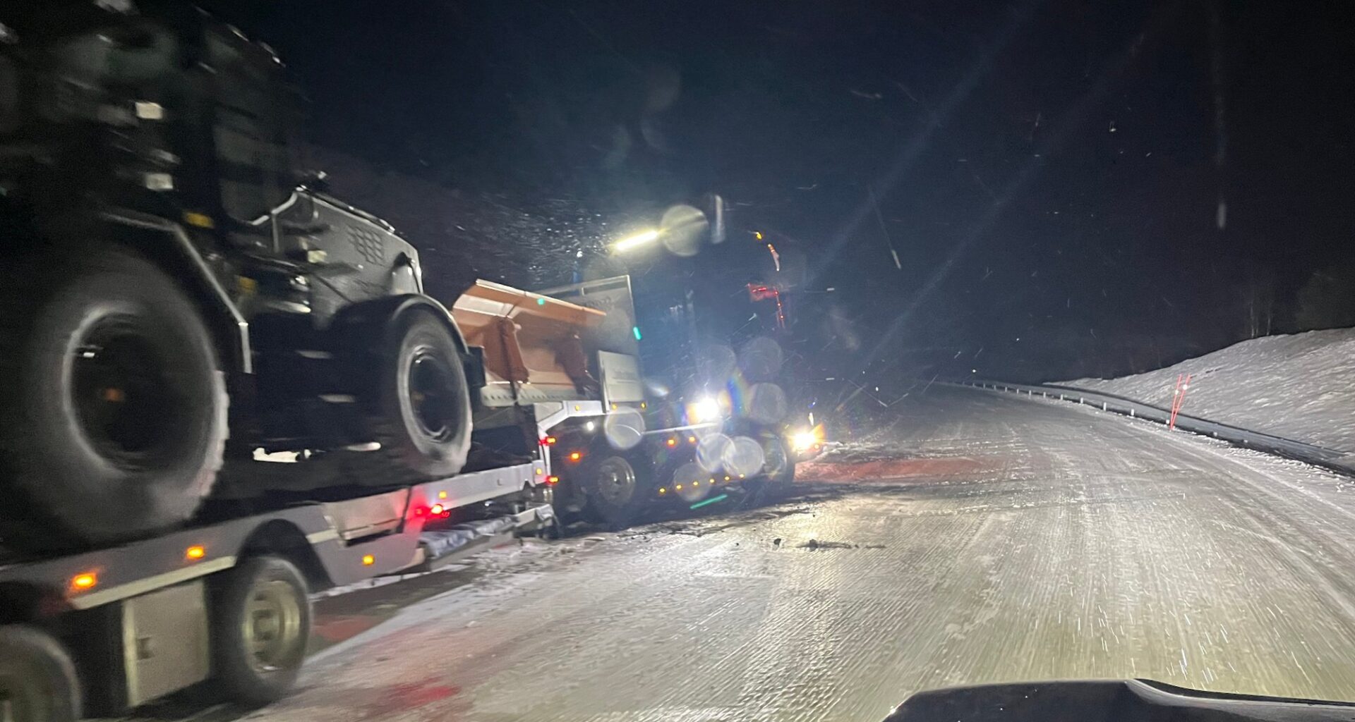 Kvænangsfjellet, E6 | Tungtransport med hjullaster på i trøbbel