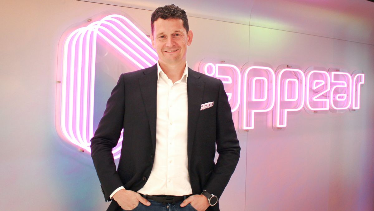 Thomas Bostrøm Jørgensen er administrerende direktør i Appear. Han startet karrieren i Tandberg Televison. I dag har han ansvaret for 200 ansatte fra 27 nasjoner ved hovedkontoret på Lilleaker i Oslo. De produser teknologi som brukes av Apple, Netflix, Warner Brothers og Discovery.