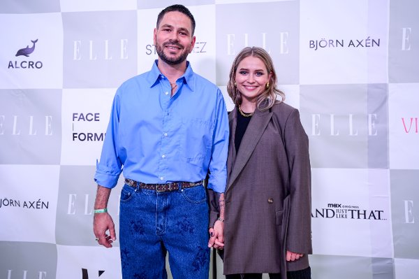 Oslo 20250604. 
Chris Holsten og Vivild Falk Berg på rød løper i forbindelse med Elle sommerfest 2025 på Madserud gård i Oslo.
Foto: Lise Åserud / NTB