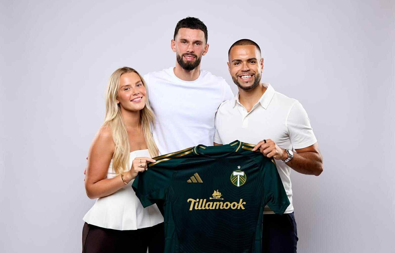 Sport, Fotball | Tjener over 30 millioner