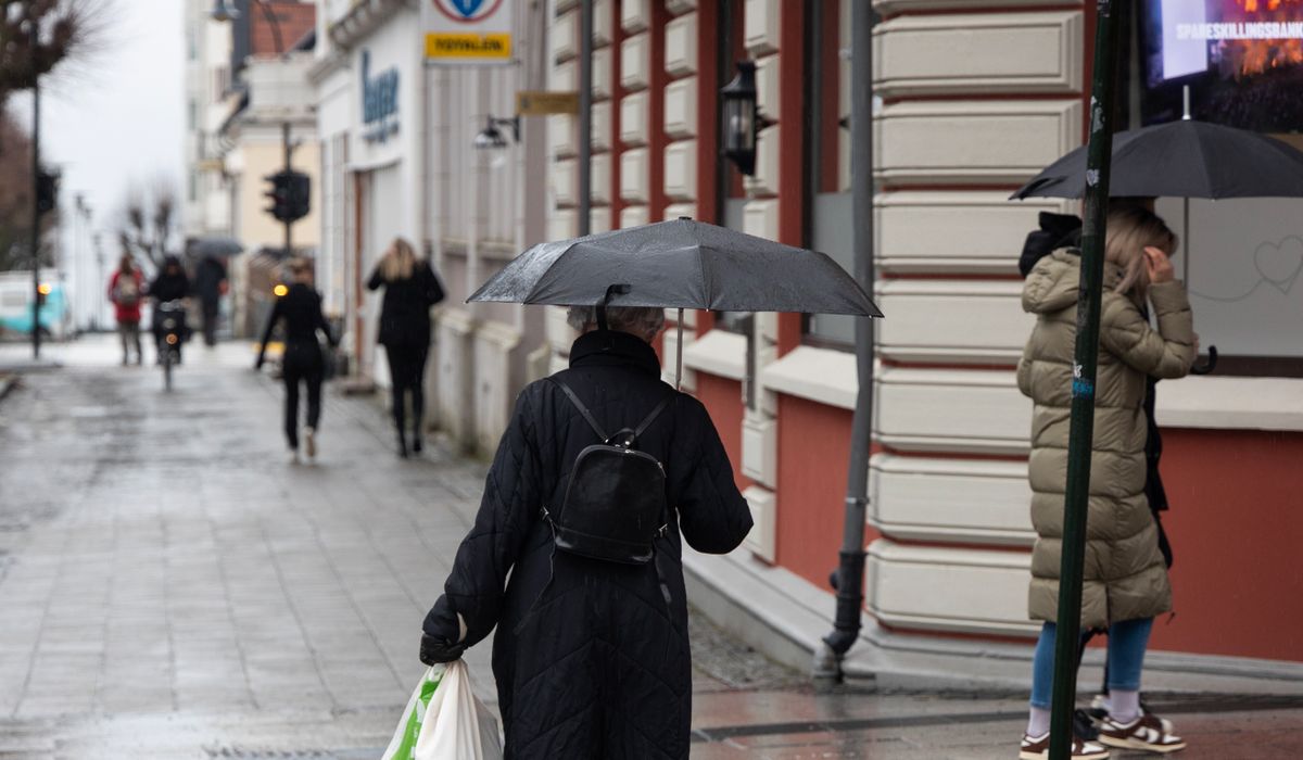 (+) Har sendt ut gult farevar­sel. Store mengder regn i vente - fvn.no