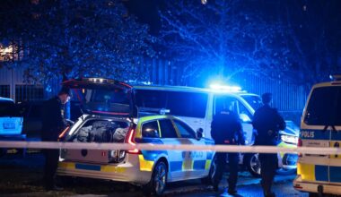 Mann i 18-årsalderen skutt i Södertälje