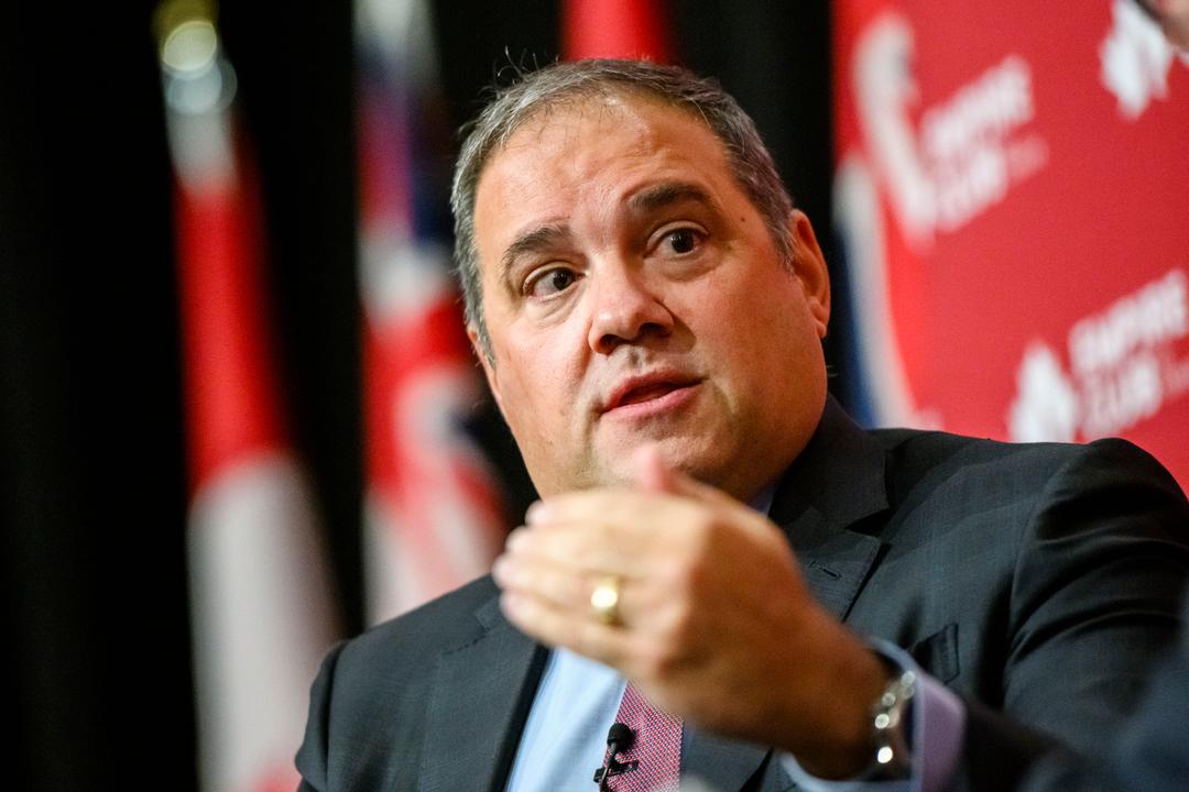 – Fotball er større enn dem