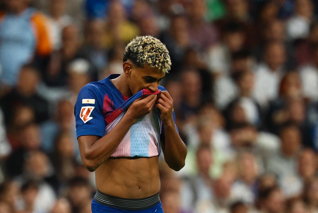 Lamine Yamal i hardt vær