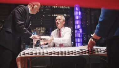 Stoltenberg avviser at bokturné i utlandet har påvirket hans rolle som finansminister