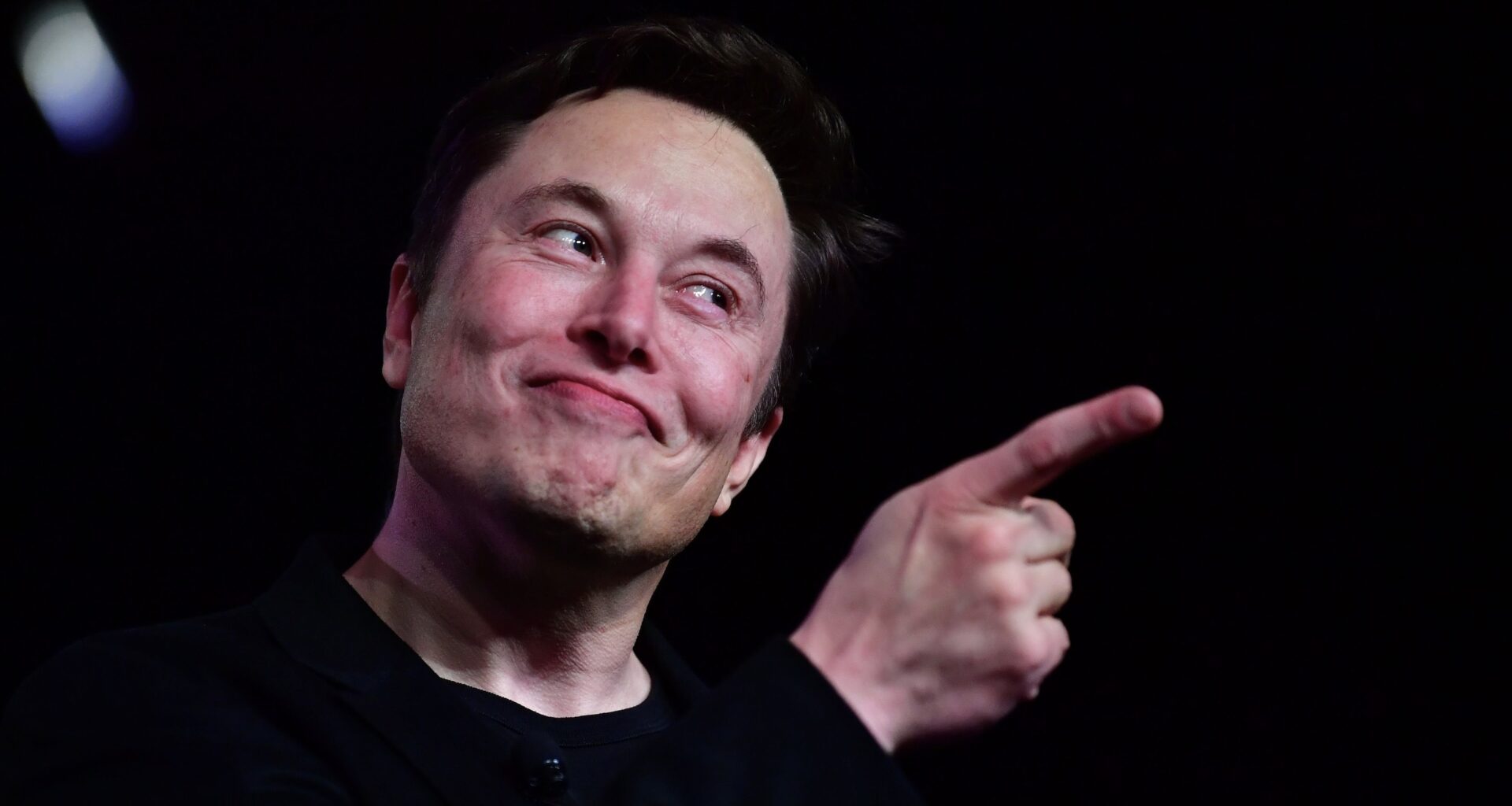 Elon Musk lover et fullstendig AI-generert spill innen neste år -