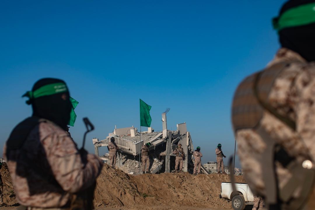 Hamas skal ha begynt å samle inn kroppene til døde israelske gisler
