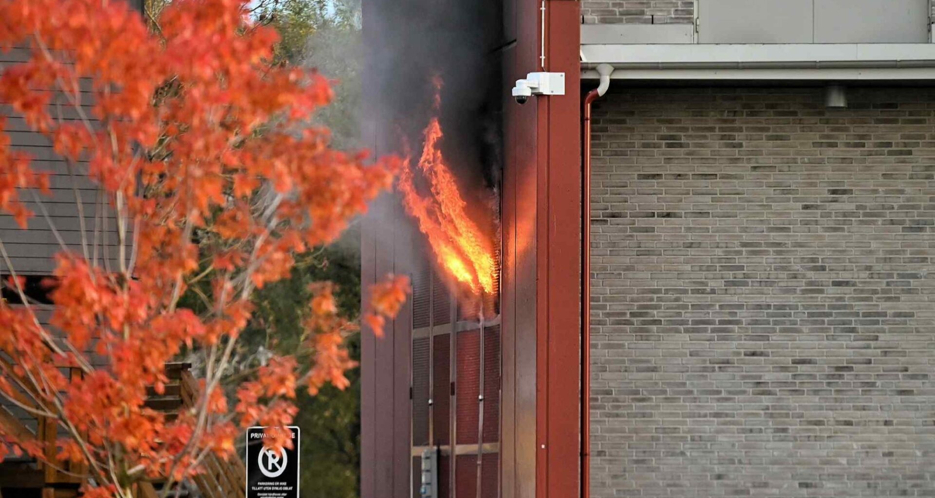 Drammen, Brann | Dramatisk brann ved nye sykehuset: – Det er ikke kontroll