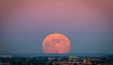Hva er en supermåne og hvordan du kan se den sjeldne høstmånen i oktober (den første supermånen i 2025) -