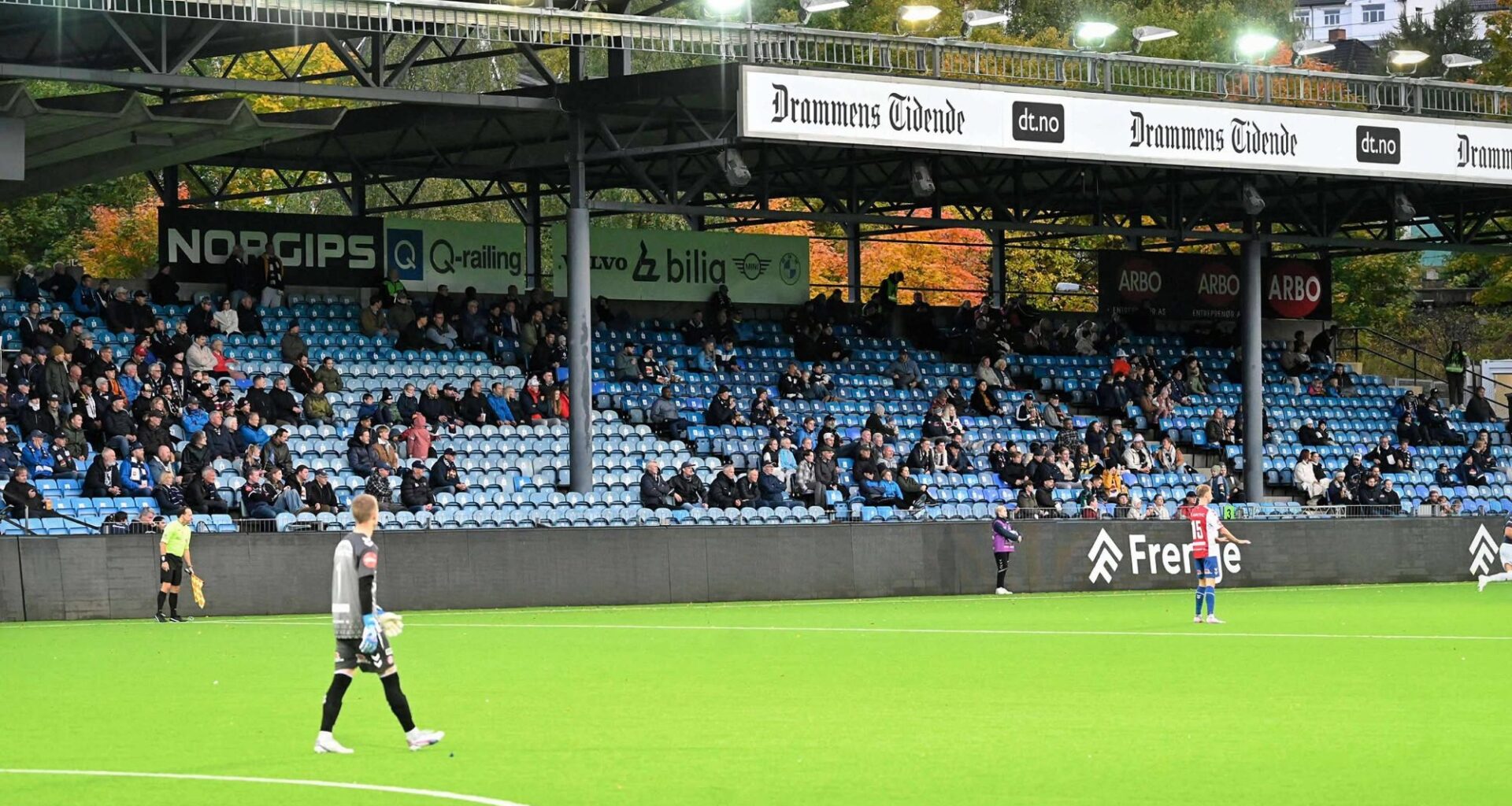 Strømsgodset, Meninger | 5.000 tomme seter jubler for Godset