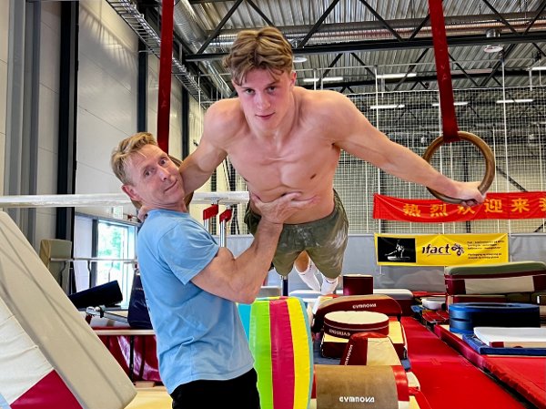 STORTALENT: Sebastian Sponevik er bare 17 år, men er allerede på god vei mot en eventyrlig karriere. I en alder av 17 år er Sebastian Sponevik allerede en medaljegrossist i turn, og vinner nesten alt han stiller opp i.