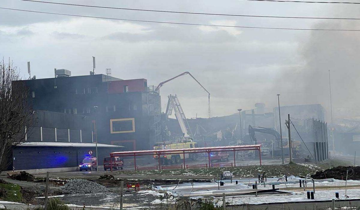 (+) Skolebrannen i Sørreisa: – Har klart å begrense de totale skadene - ht.no