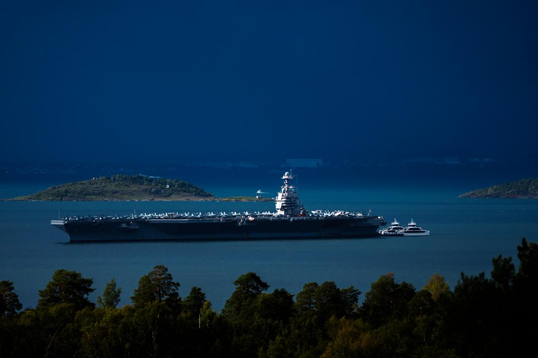USA sender verdens største hangarskip til Karibia