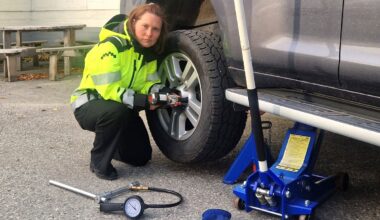 (+) Får du andre til å skifte dekkene dine? Da har Stine Marie en viktig beskjed - folkebladet.no