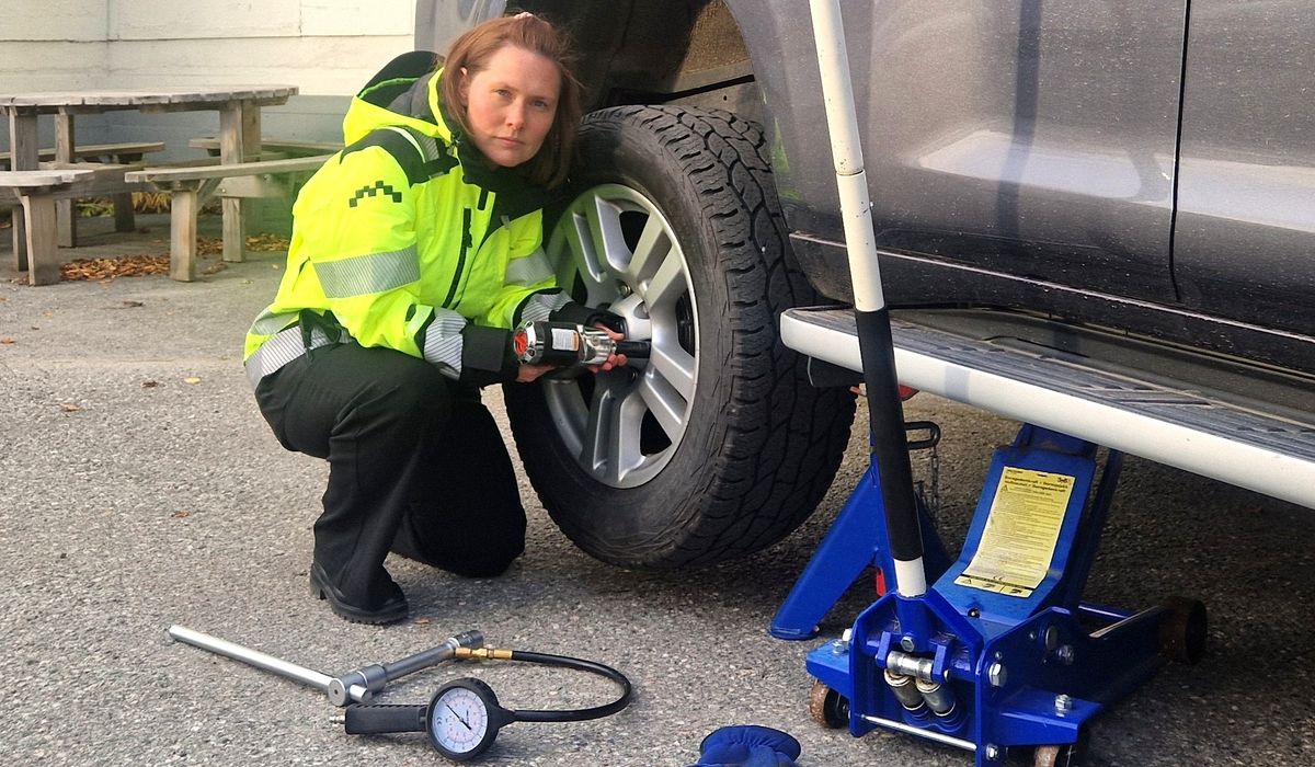 (+) Får du andre til å skifte dekkene dine? Da har Stine Marie en viktig beskjed - folkebladet.no