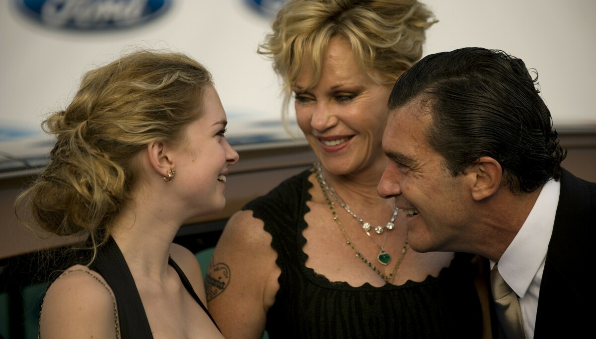 Stella Banderas giftet seg i storslått spansk bryllup med superstjerneforeldre til stede