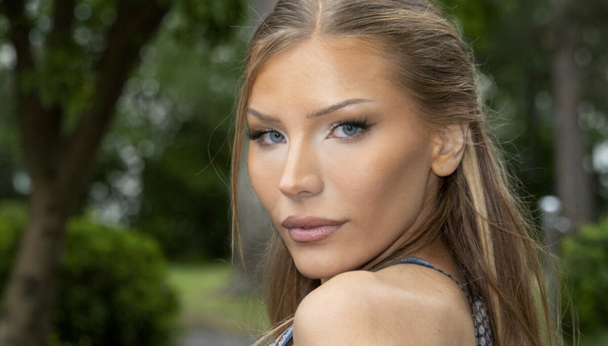 Nora Haukland bekrefter at hun bor alene