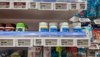 Fluorskyll og fluortabletter: Tannlege med viktig beskjed