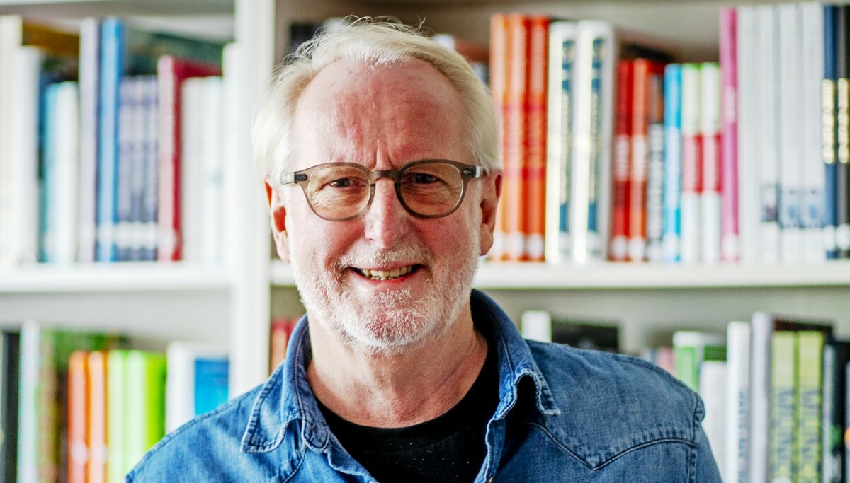 Eyvind Hellstrøm rørt av barndomsminner i «Kokkeskolen» på TV 2