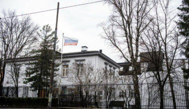 Russlands ambassade reagerer: – Heksejakt