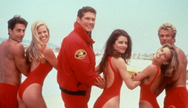 Baywatch-stjernene fra suksess til skandaler og comeback