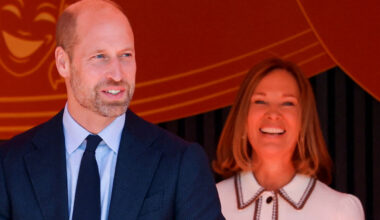 Prins William sjokkerer på elsparkesykkel utenfor Windsor Castle