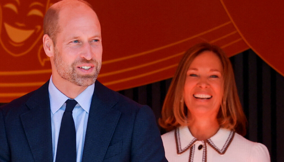 Prins William sjokkerer på elsparkesykkel utenfor Windsor Castle