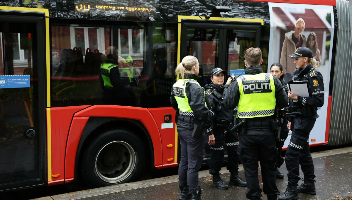 Mann knivstukket på buss i Oslo