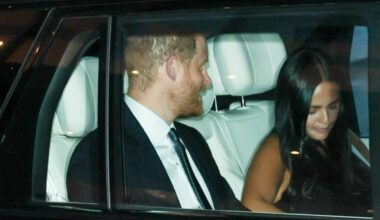 Prins Harry forfulgt av kvinne i London