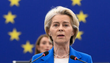 - Prøver å splitte oss