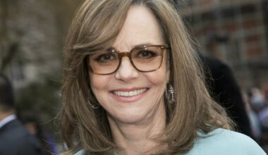 Sally Field: Fra misbruk til Hollywood-stjerne