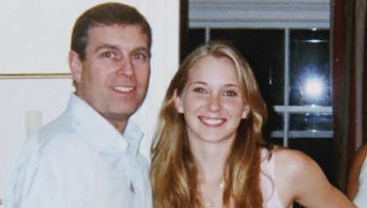 Nye e-poster viser hemmelig kontakt med Epstein