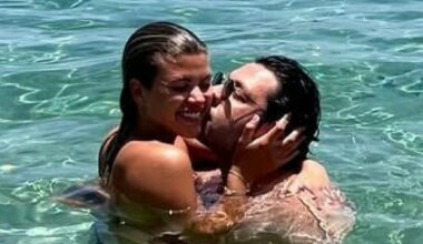 Sofia Richie avslører graviditet med Elliot Grainge på Instagram