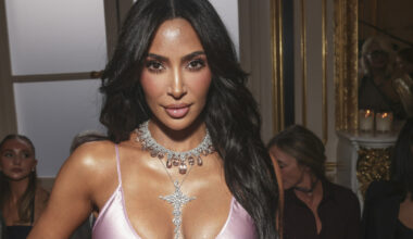 Kim Kardashian om responsen etter Skims-trusene: