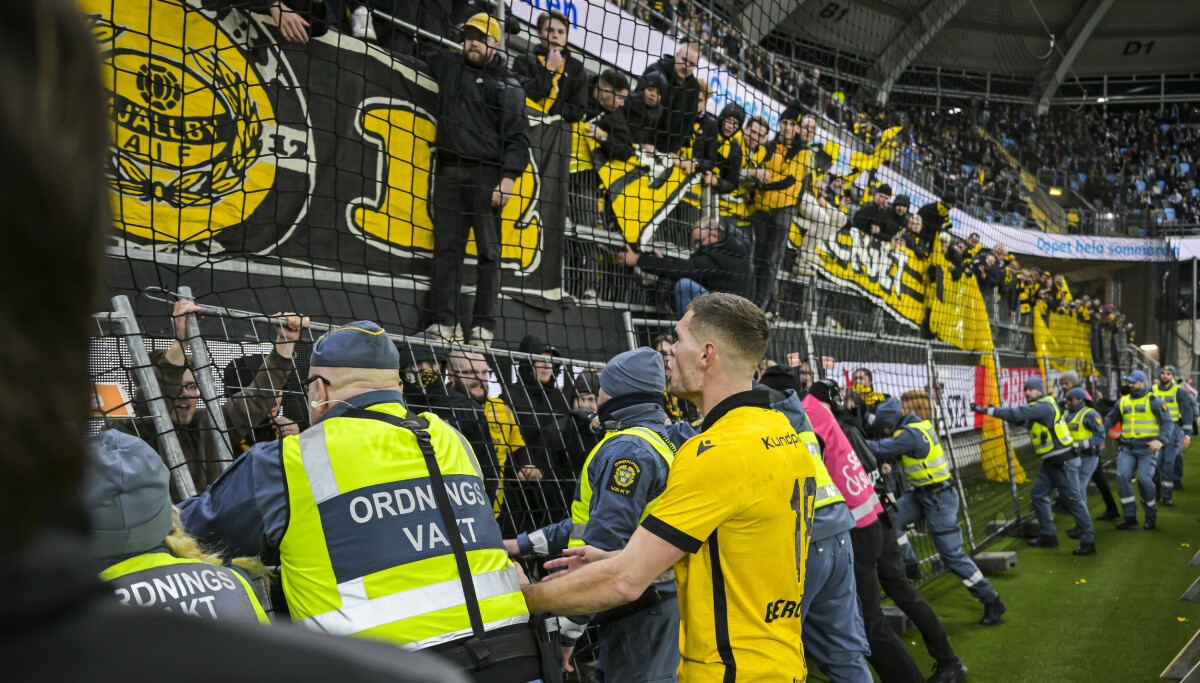 Kaos etter fotball-sjokk