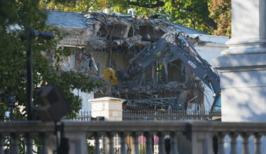 Rives: Gir ansatte fotoforbud - Dagbladet