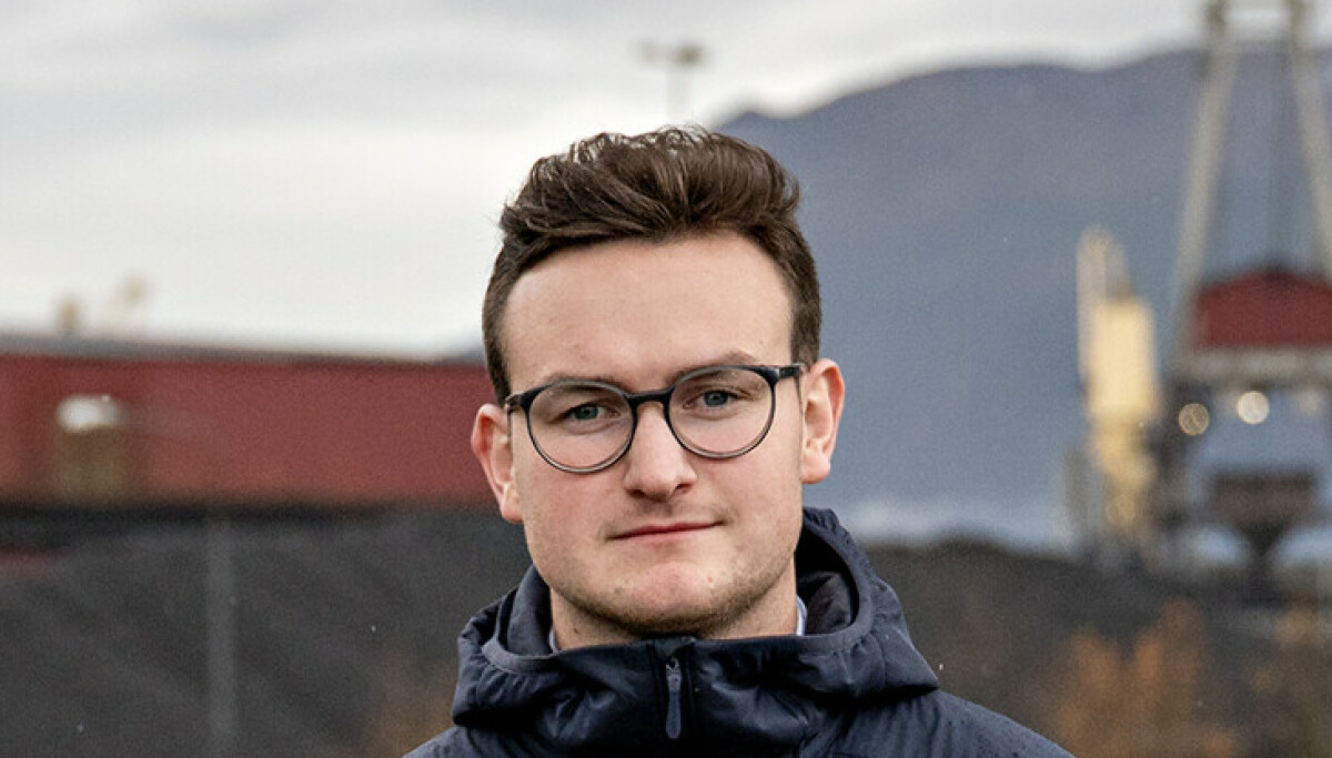 - Rister på hodet på gata