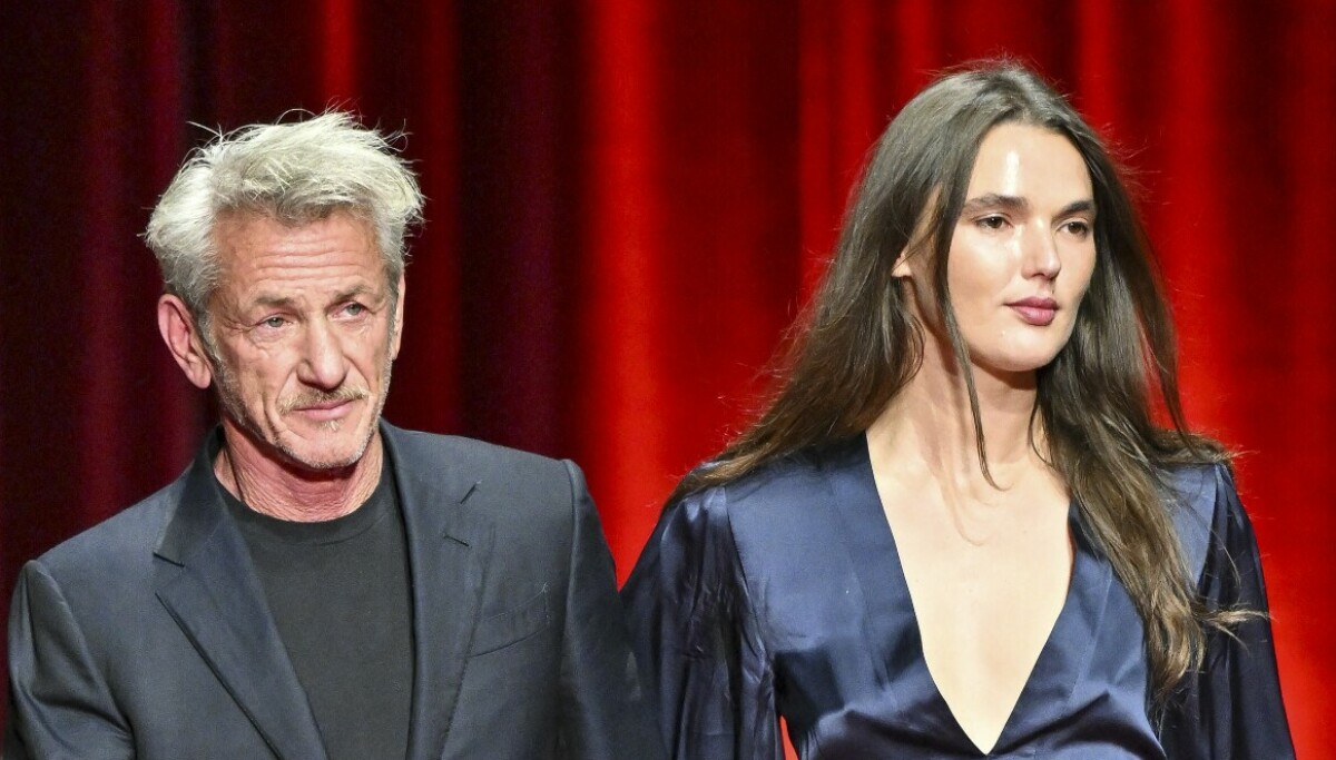 Sean Penns røde løper-øyeblikk med yngre kjæreste vekker oppsikt