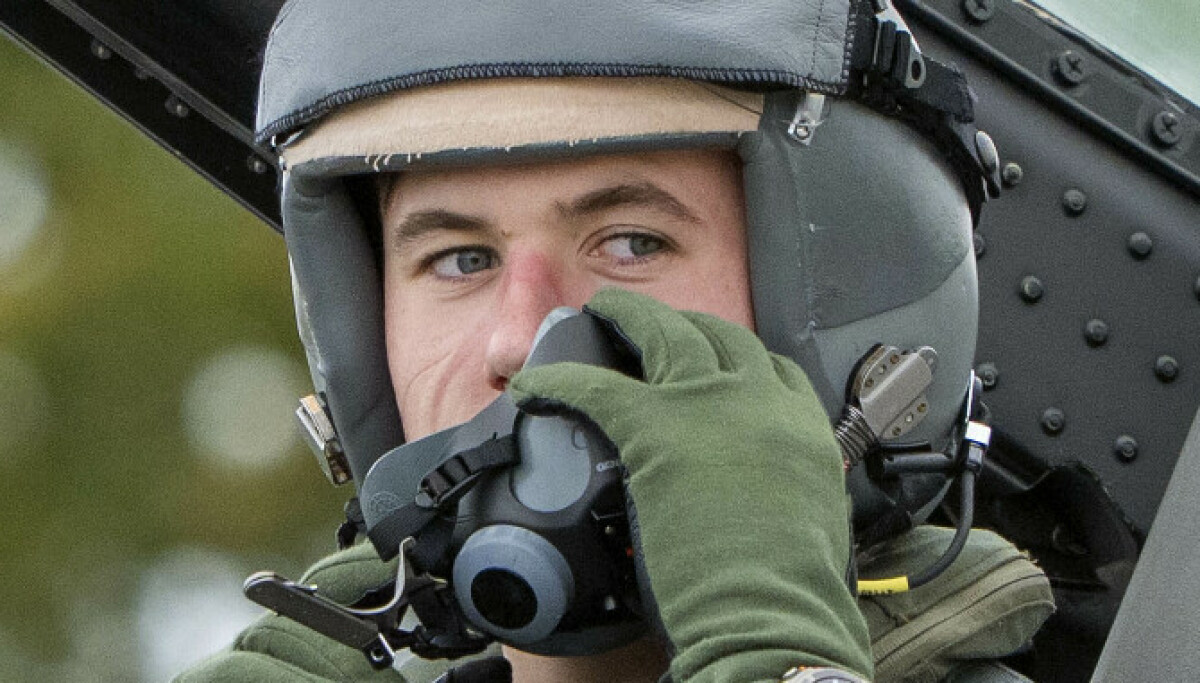 Kronprins Christian fullfører F-16 treningsflyvning i Danmark