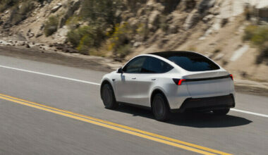 Nye Tesla Model Y Standard: Derfor er glasstaket skjult