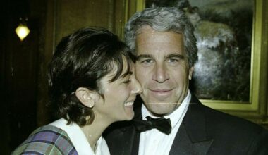 Virginia Giuffres medforfatter: - Jeg vet hvem som er i filene