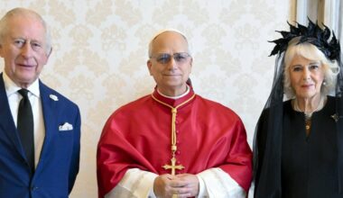 Kong Charles og pave Leo i historisk møte i Vatikanet