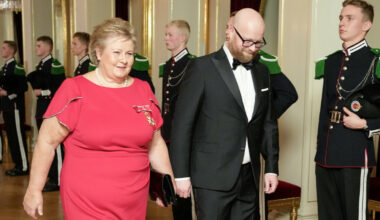 Kong Harald og dronning Sonja inviterer til middag på Slottet