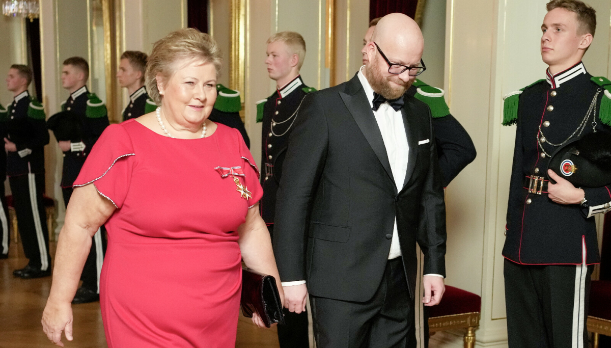 Kong Harald og dronning Sonja inviterer til middag på Slottet