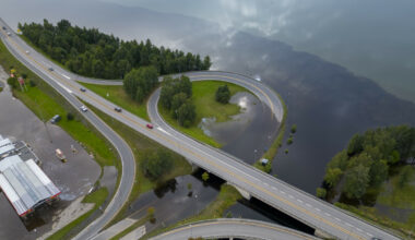 Politiet med bønn før stormen treffer