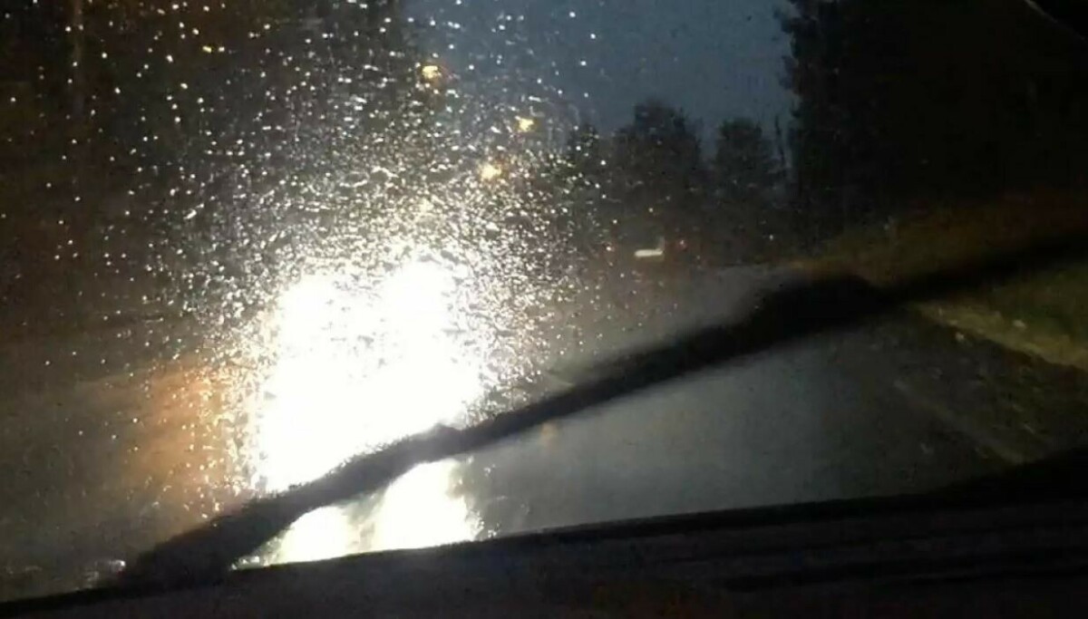 Kjøre bil når det regner