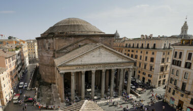 Japansk turist dør etter fall fra Pantheon i Roma