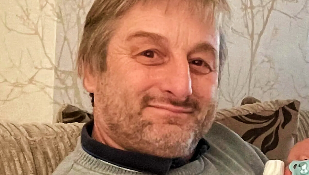 Knust til døde av pissoar